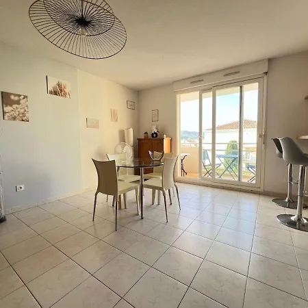 T2 Centre Dans Calme Apartment Hyères